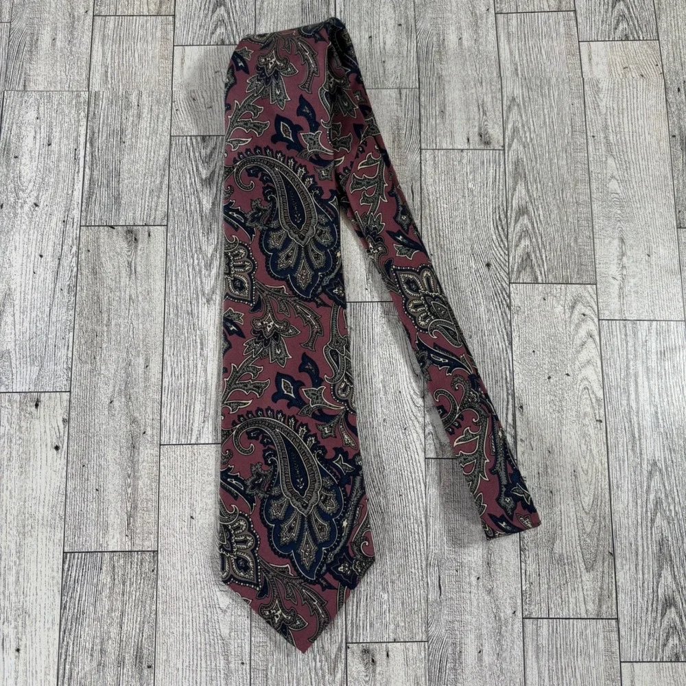 Don Loper Beverly Hills Mens Italian Silk Tie‎ Paisley Mauve Navy USA Made Vtg